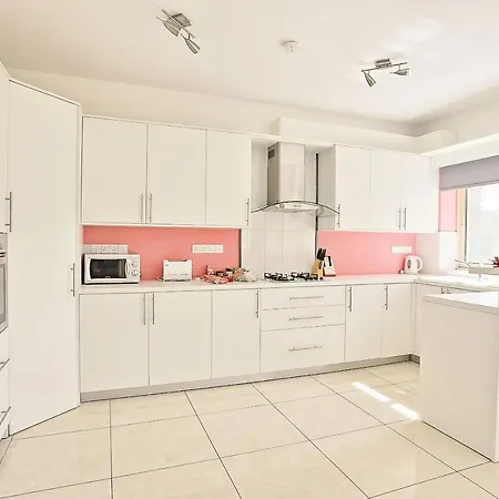 Georgios Rafaela Polis