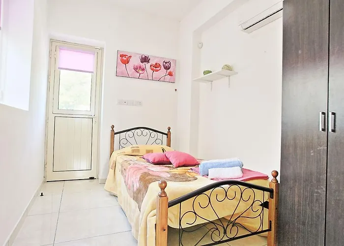 Georgios Rafaela * Polis