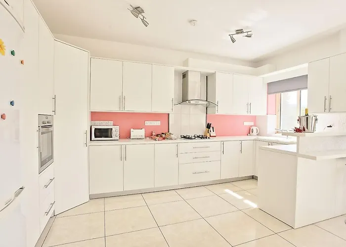 Georgios Rafaela Polis