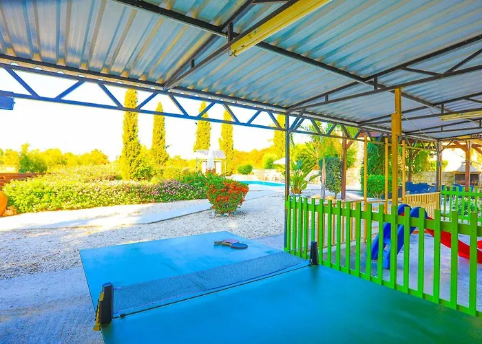 Georgios Rafaela Βίλα *